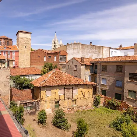 Caño Badillo - Plaza Mayor - Leonapartamentos Apartamento León